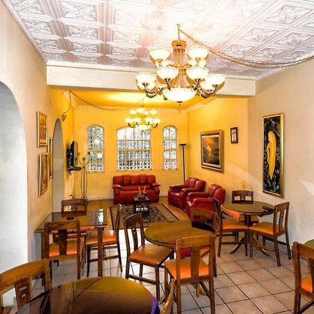 The Yellow House Quito Luaran gambar