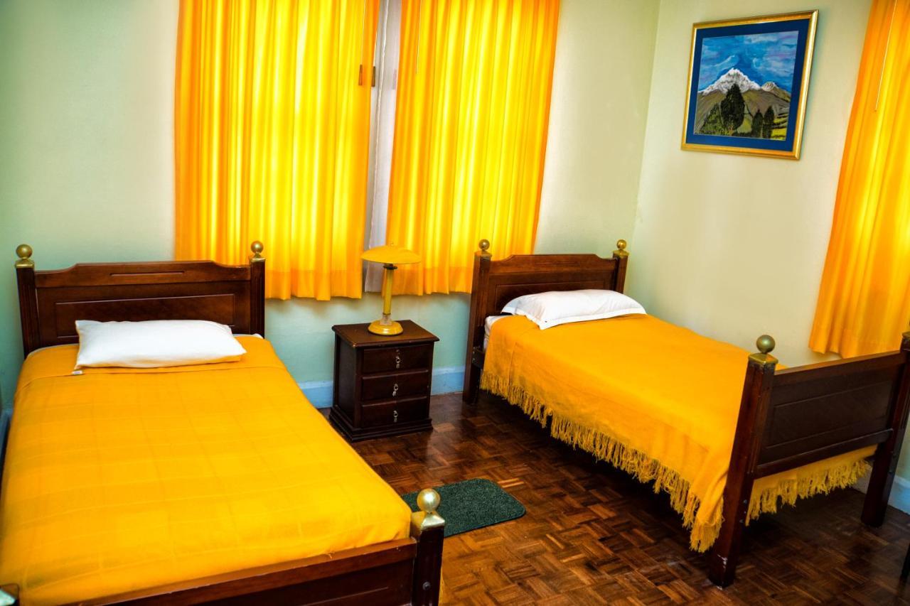 The Yellow House Quito Luaran gambar