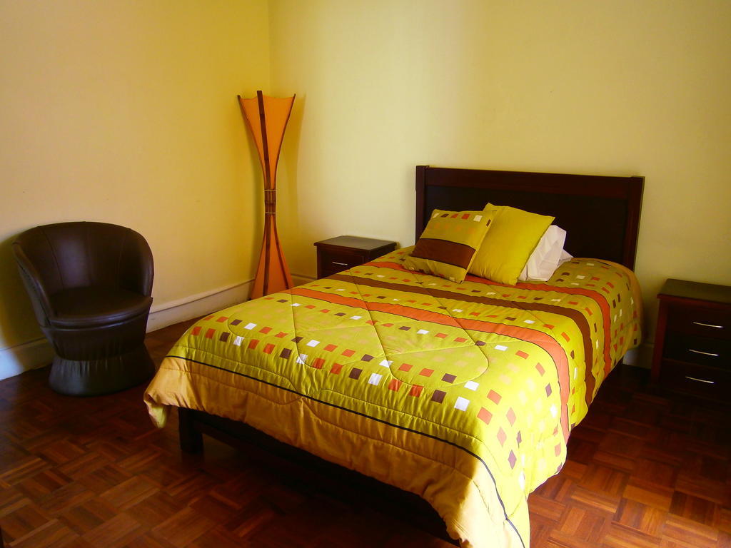 The Yellow House Hotel Quito Bilik gambar