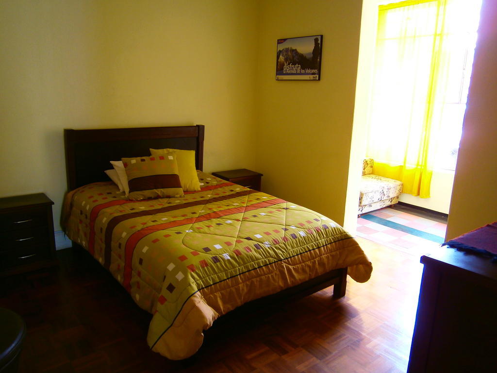 The Yellow House Hotel Quito Bilik gambar