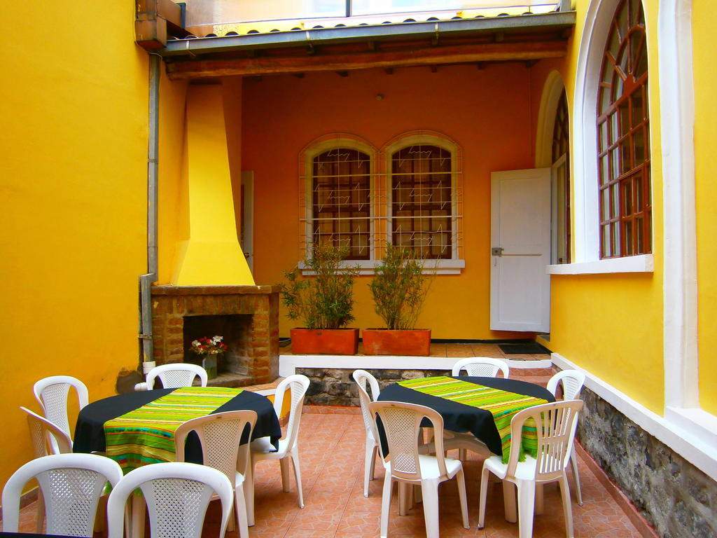The Yellow House Quito Luaran gambar